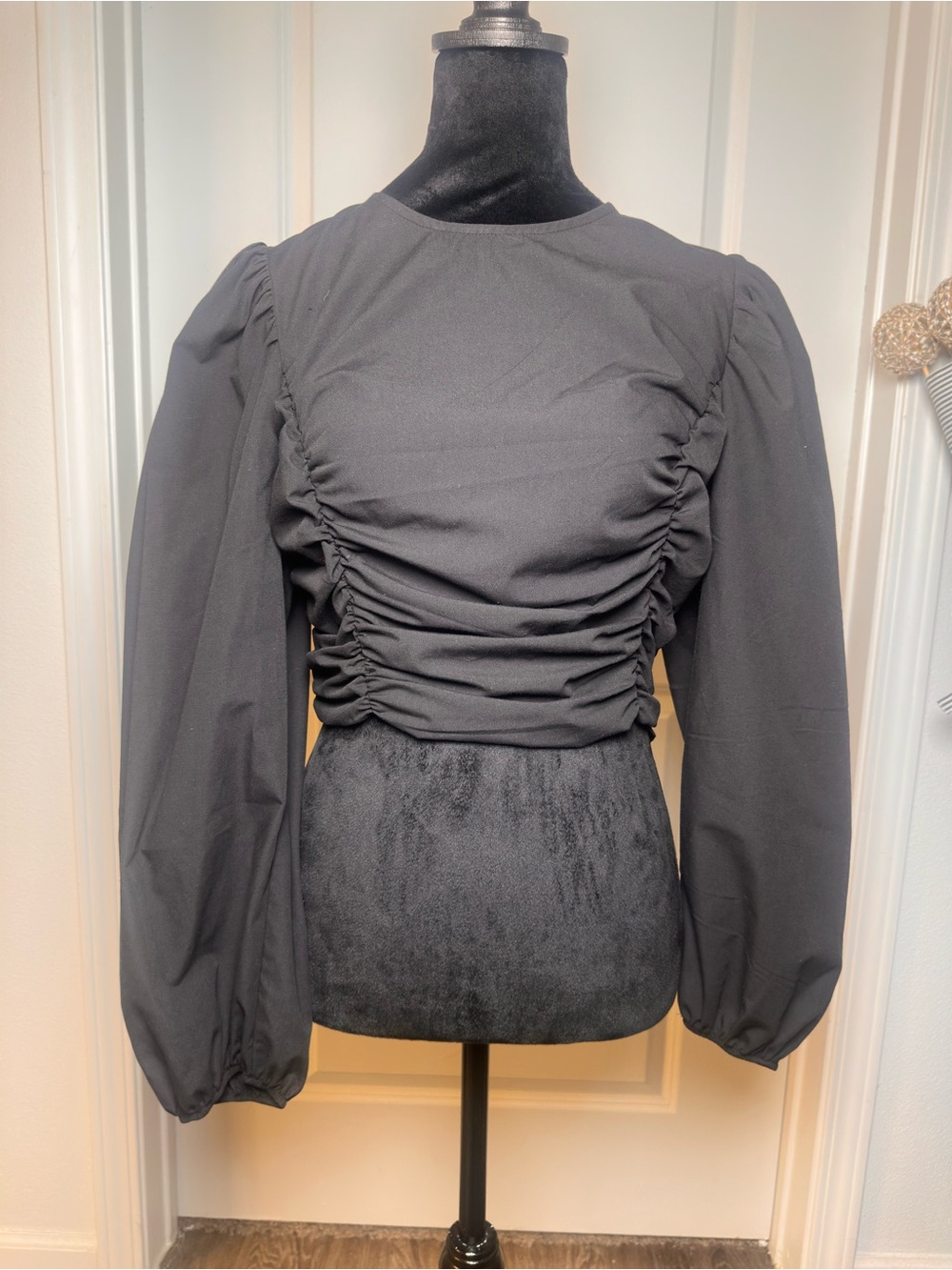 Forever 21 Black Ruched Long-Sleeve Women's Top / BNWT